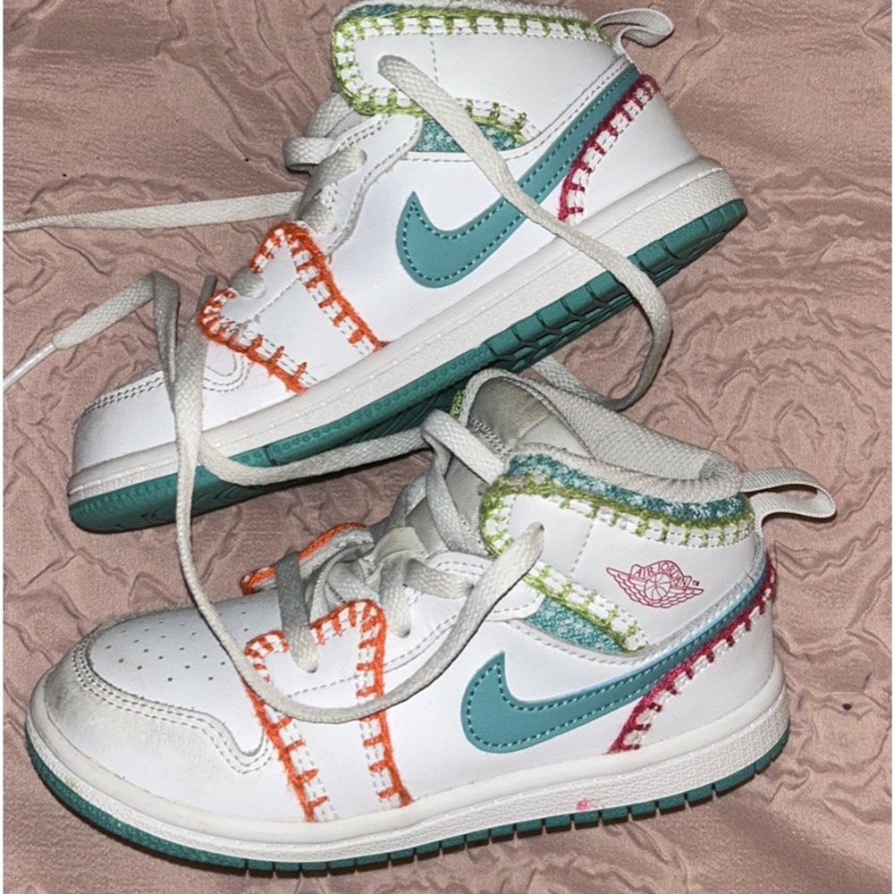 Jordan Mid 1